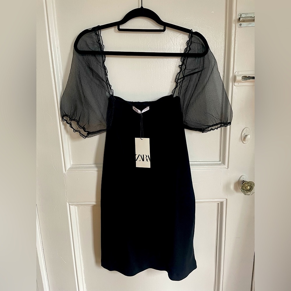 Black poof sleeve dress. Zara. Size Medium. Never worn!